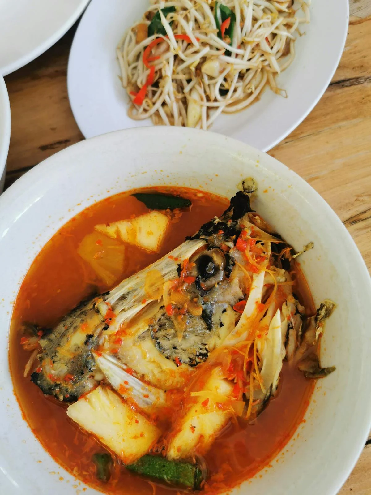 Gaeng Som Pla — southern Thai sour fish curry with pineapple