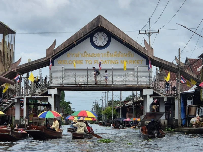 One-Day Trip to Ratchaburi: Floating Markets, Temples & Countryside Escape