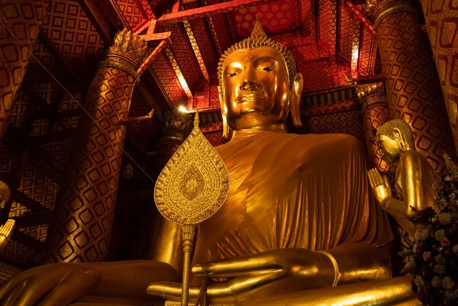 Day 1 — Phra Buddha Chinnarat and the river