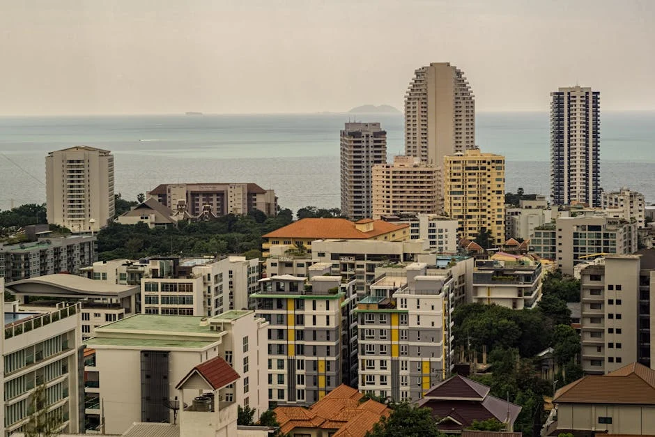 Jomtien Beach — the local Pattaya