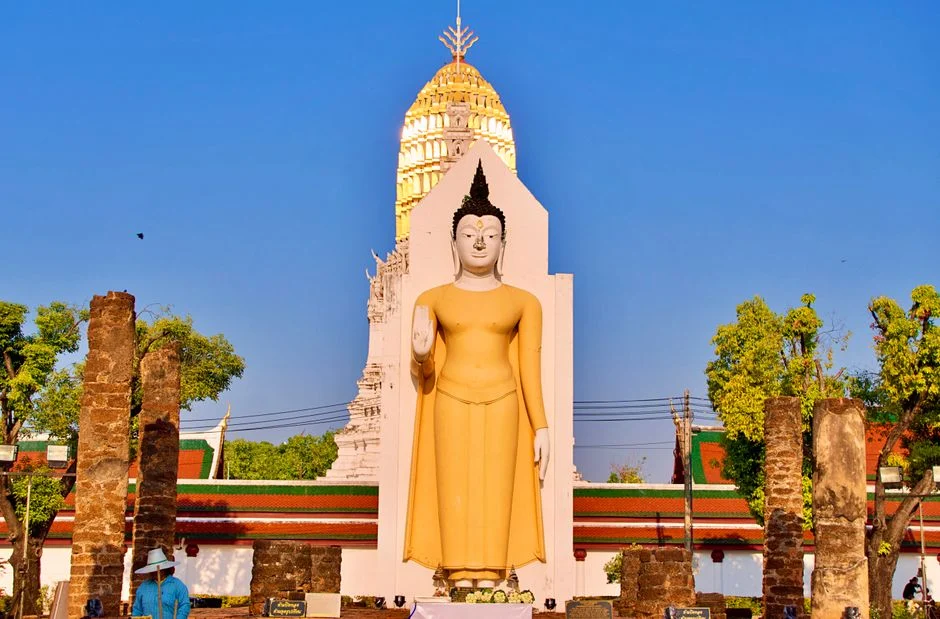 Phitsanulok: The Logistics Hub for Sukhothai and the Buddha Most Thais Consider the Most Beautiful