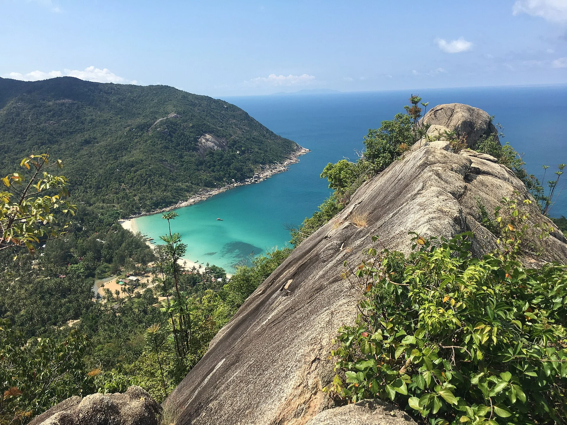 Viewpoint over the turquoise bay at Bottle Beach in northern Koh Phangan