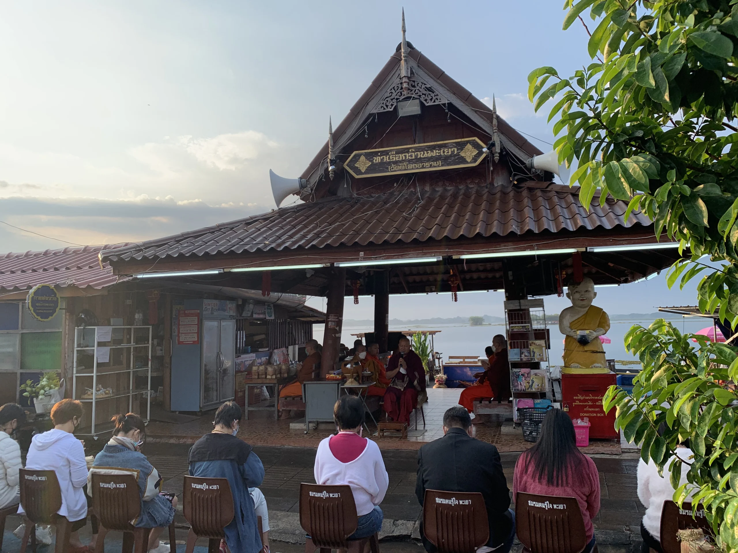 Morning on the Kwan Phayao lakefront, Phayao