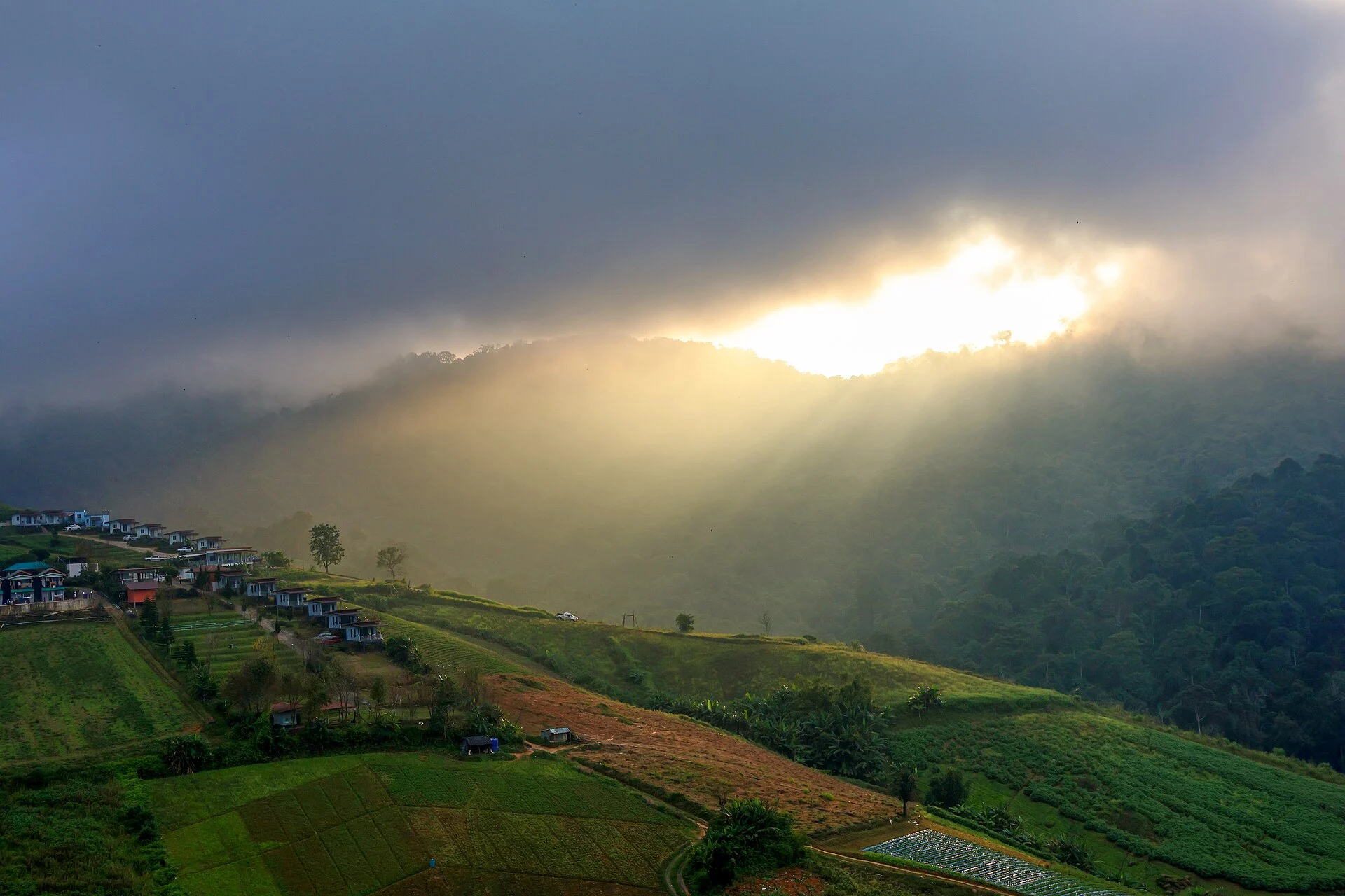 Phetchabun: Khao Kho, a Temple Made of Mosaics and Thailand’s Cool-Air Economy