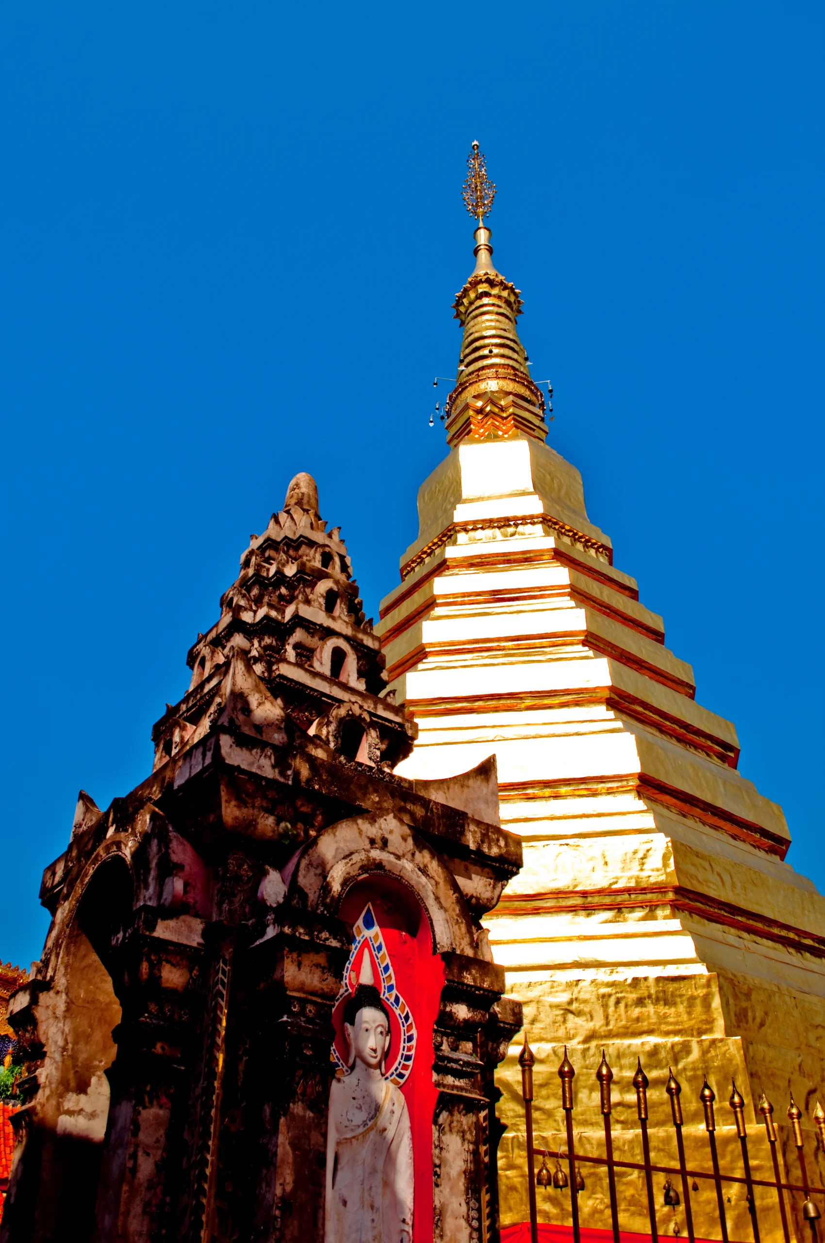 Golden chedi of Wat Phra That Cho Hae, Phrae