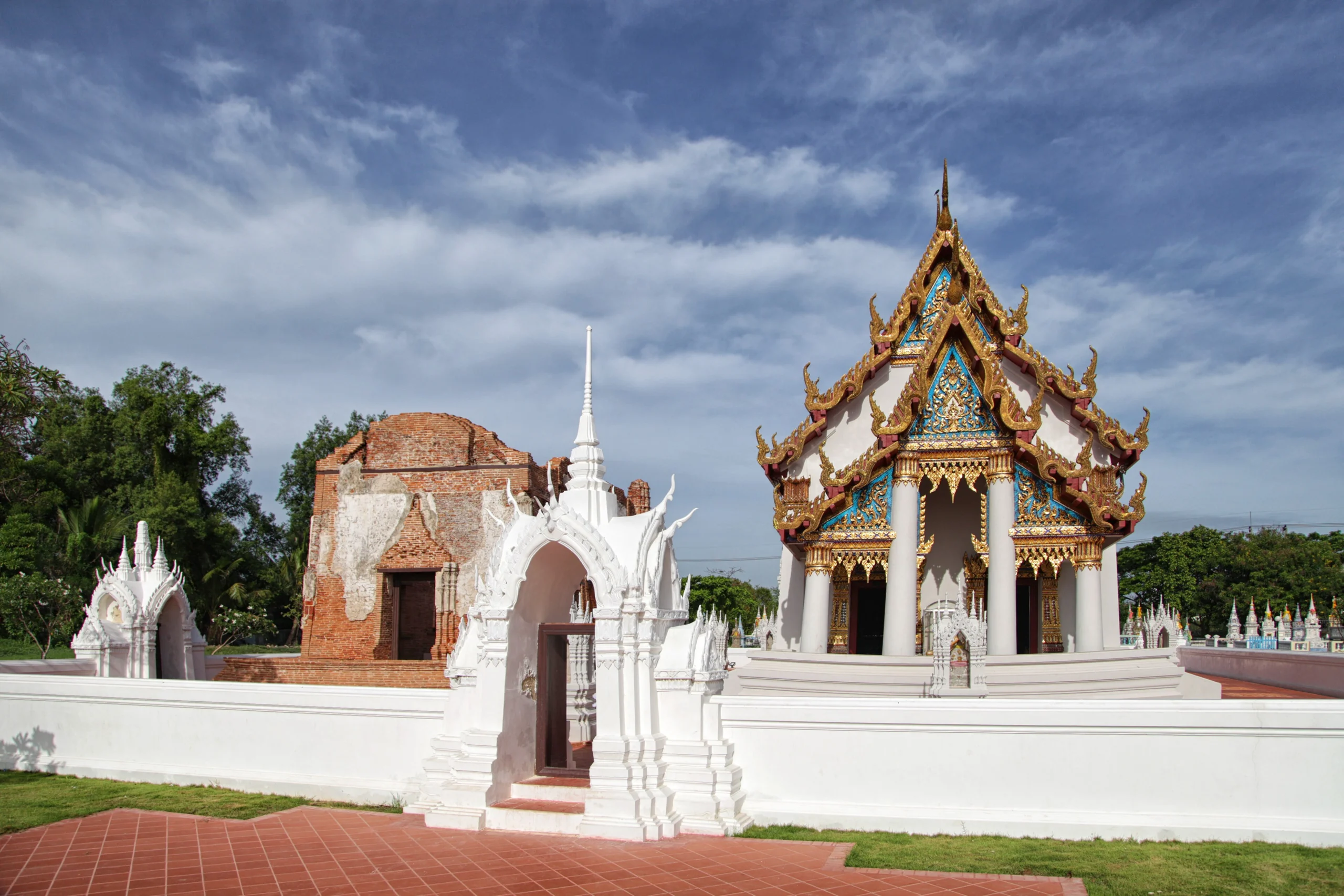 The ubosot of Wat Yai Chom Prasat near the Tha Chin river, Samut Sakhon