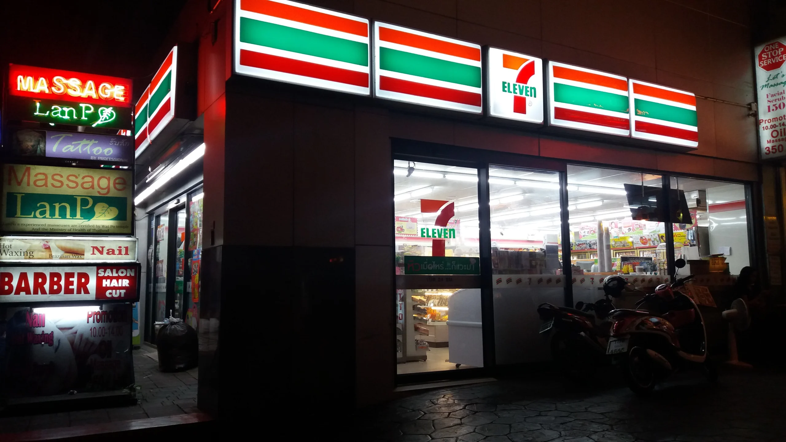 7-Eleven, Sukhumvit — where every Thai SIM gets topped up