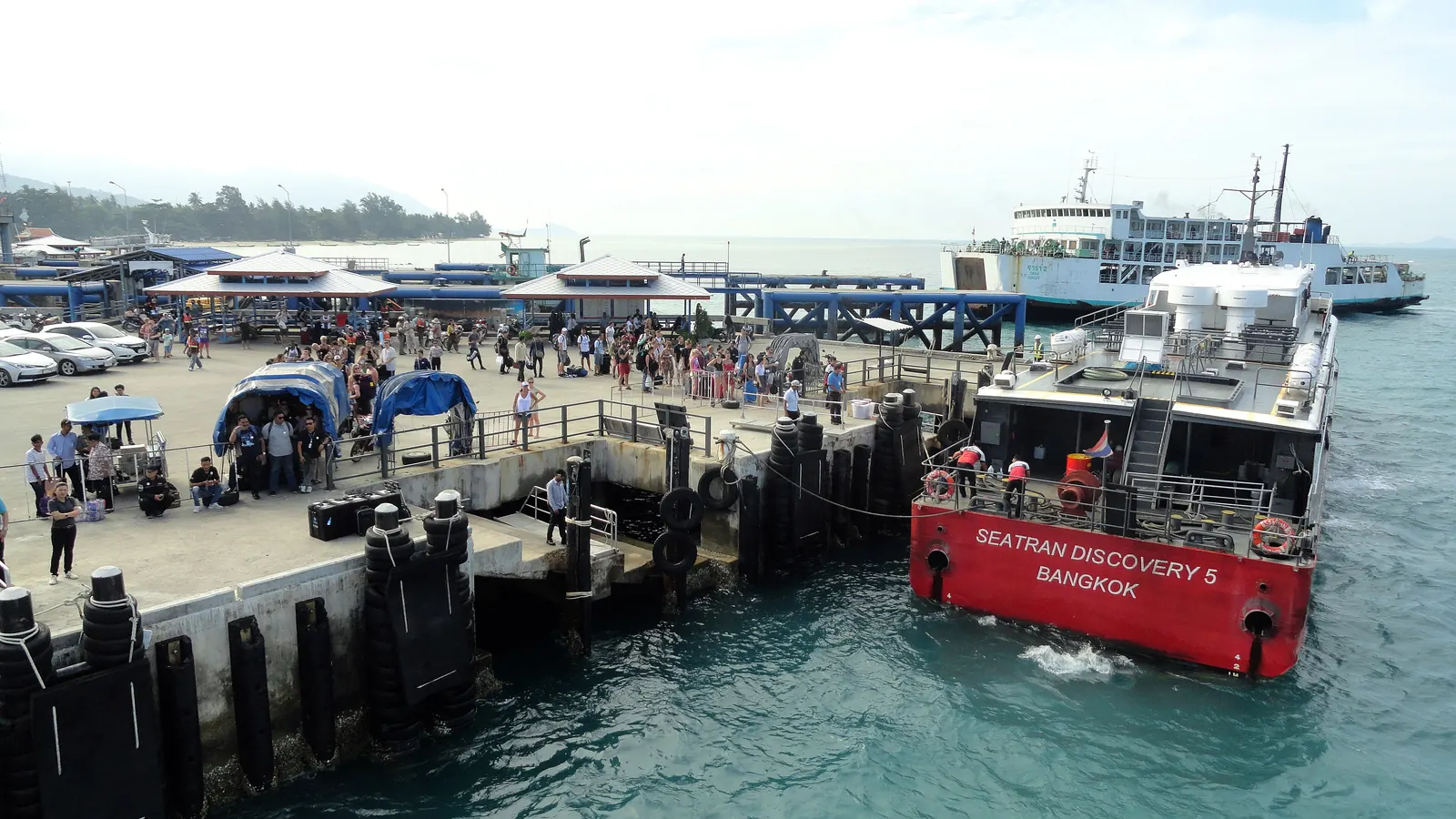 Seatran Discovery ferry loading at the pier on Koh Samui