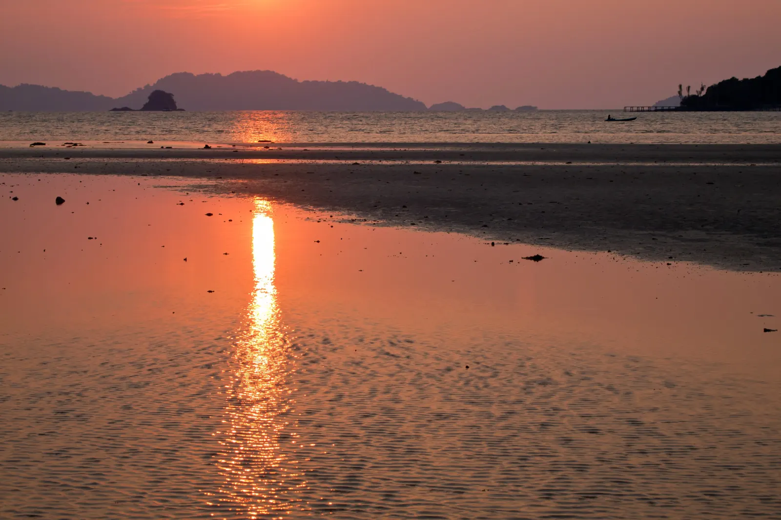 Sunset at Ao Suan Yai beach, Koh Mak, with Koh Kham on the horizon