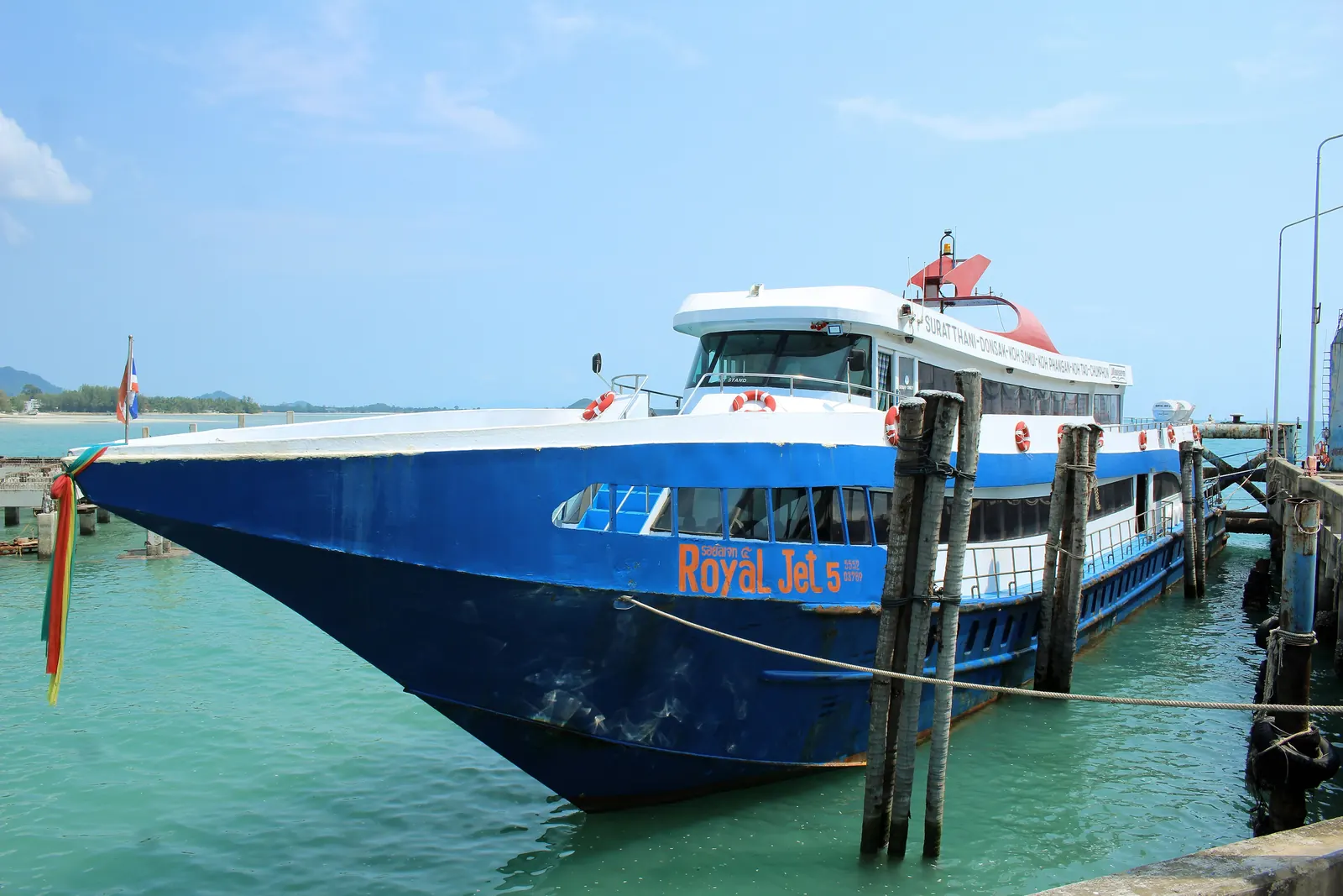 Songserm Royal Jet ferry at a Gulf island pier
